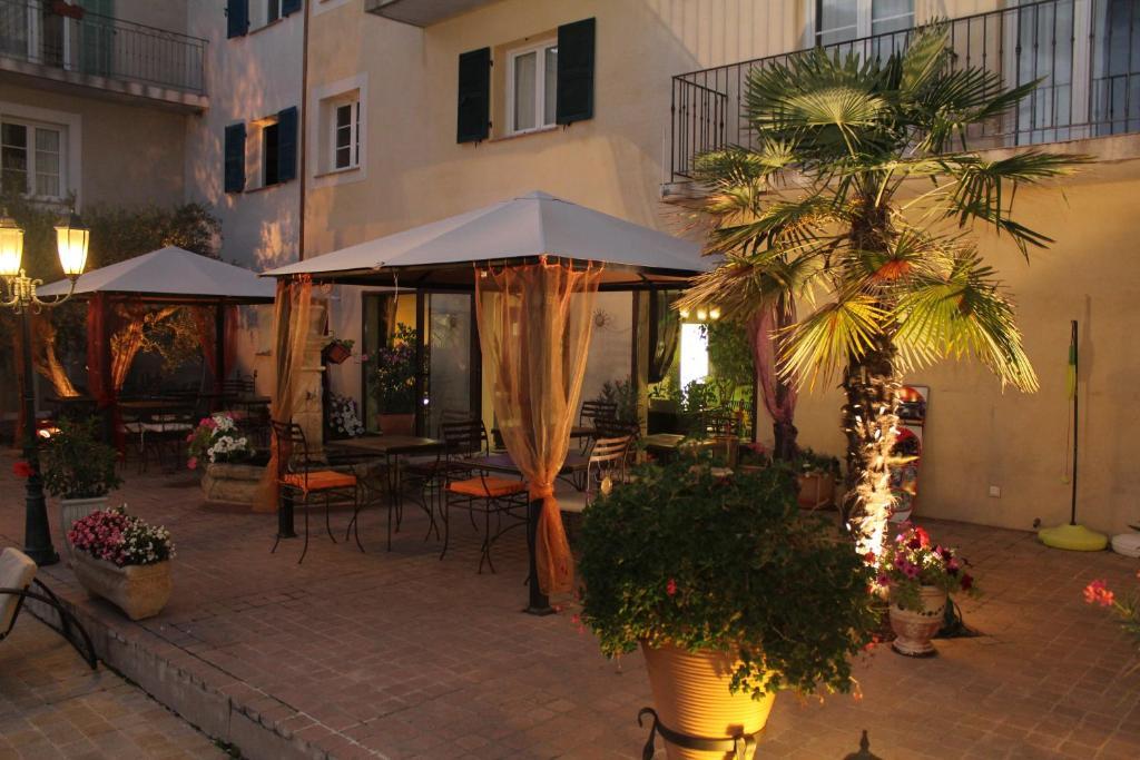 The Originals City, Hotel Le Village Provencal, Aix-En-Provence Nord Pertuis Esterno foto