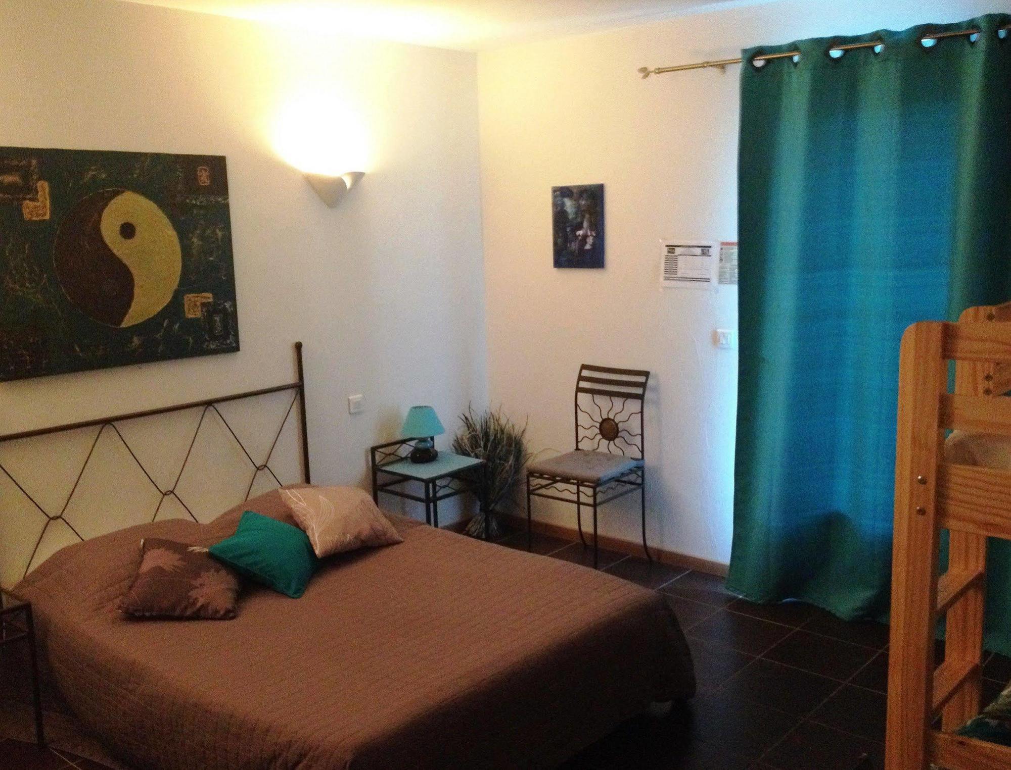 The Originals City, Hotel Le Village Provencal, Aix-En-Provence Nord Pertuis Esterno foto