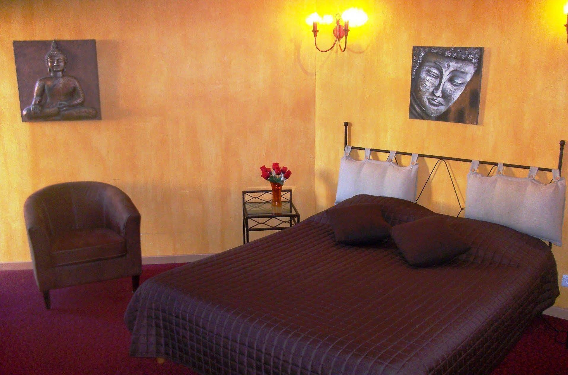 The Originals City, Hotel Le Village Provencal, Aix-En-Provence Nord Pertuis Esterno foto